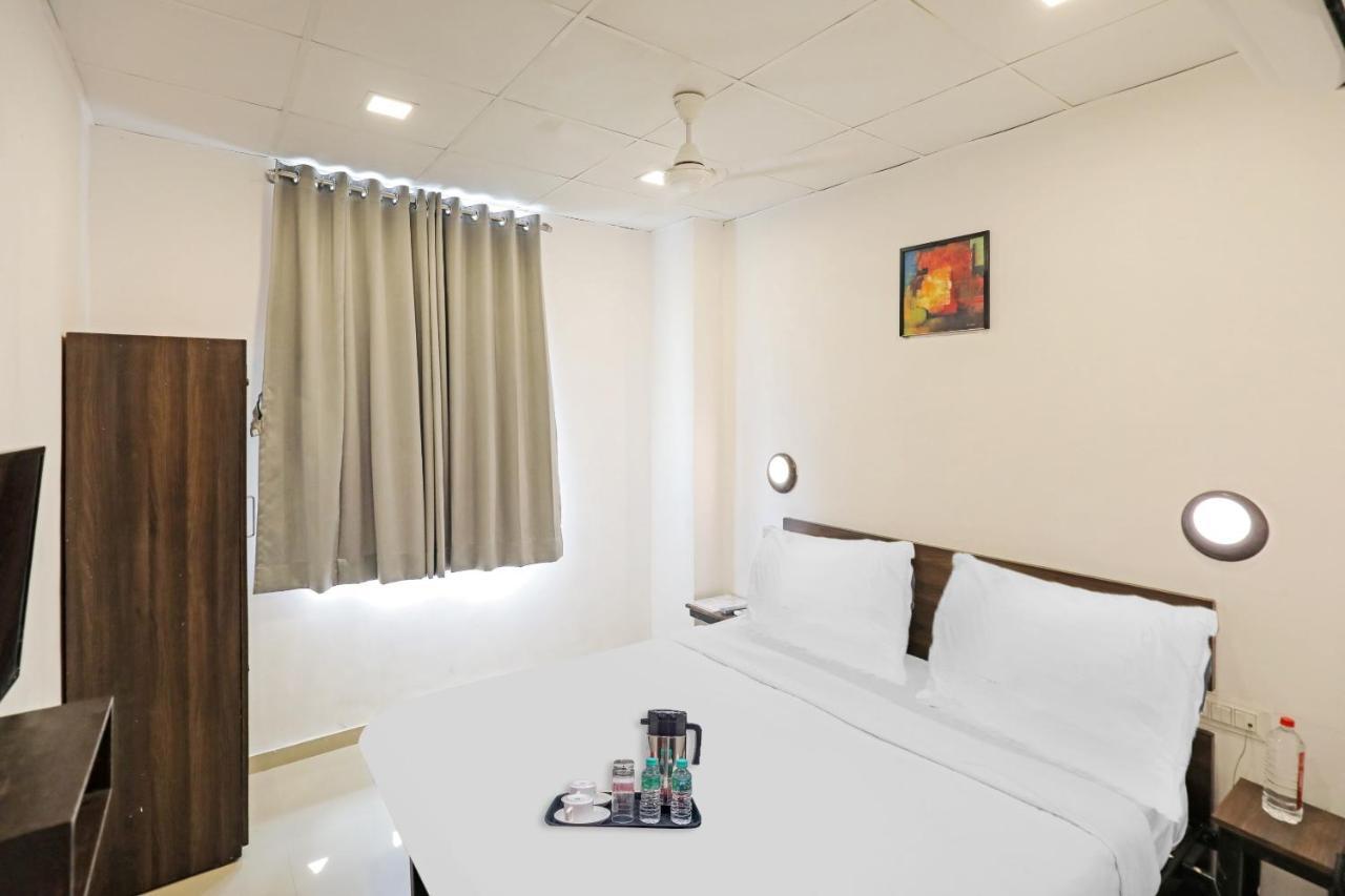 Bhatha Hotel Gokul Solitaire, Surat מראה חיצוני תמונה