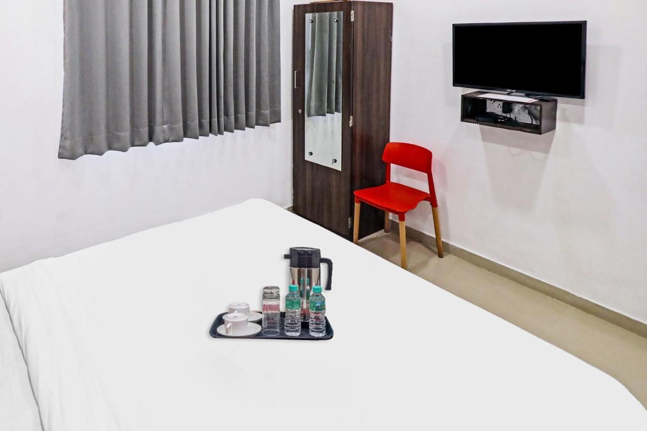 Bhatha Hotel Gokul Solitaire, Surat מראה חיצוני תמונה
