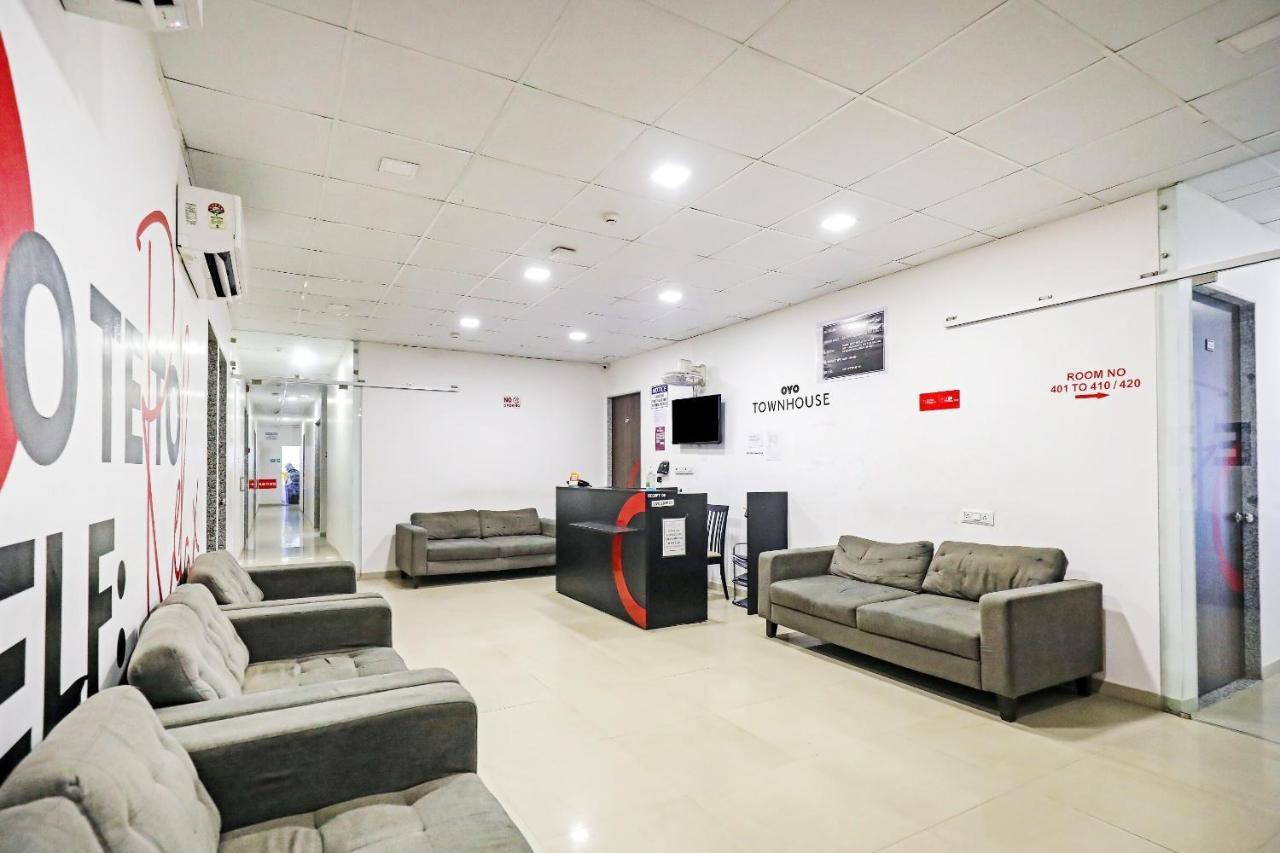 Bhatha Hotel Gokul Solitaire, Surat מראה חיצוני תמונה