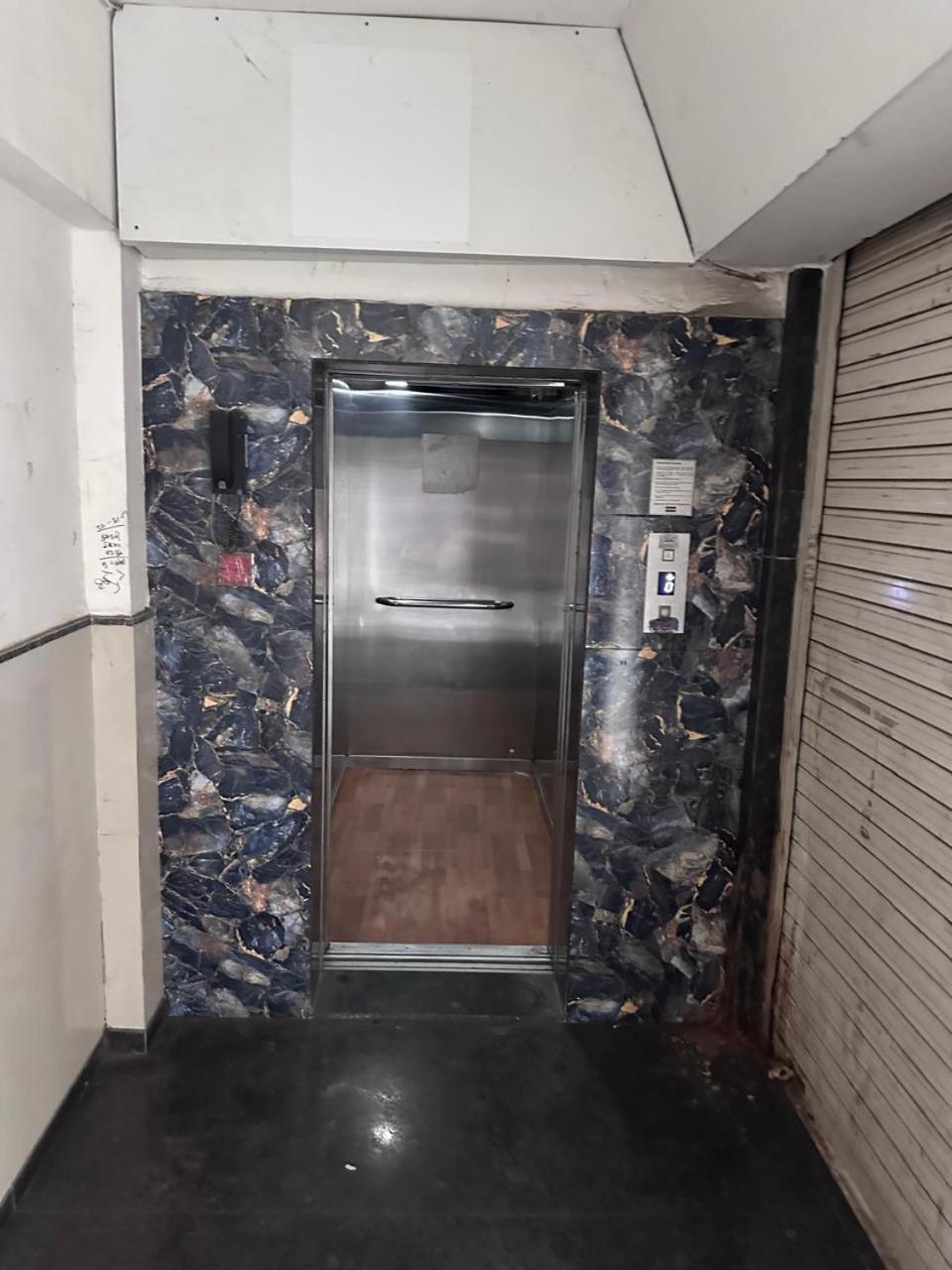 Bhatha Hotel Gokul Solitaire, Surat מראה חיצוני תמונה